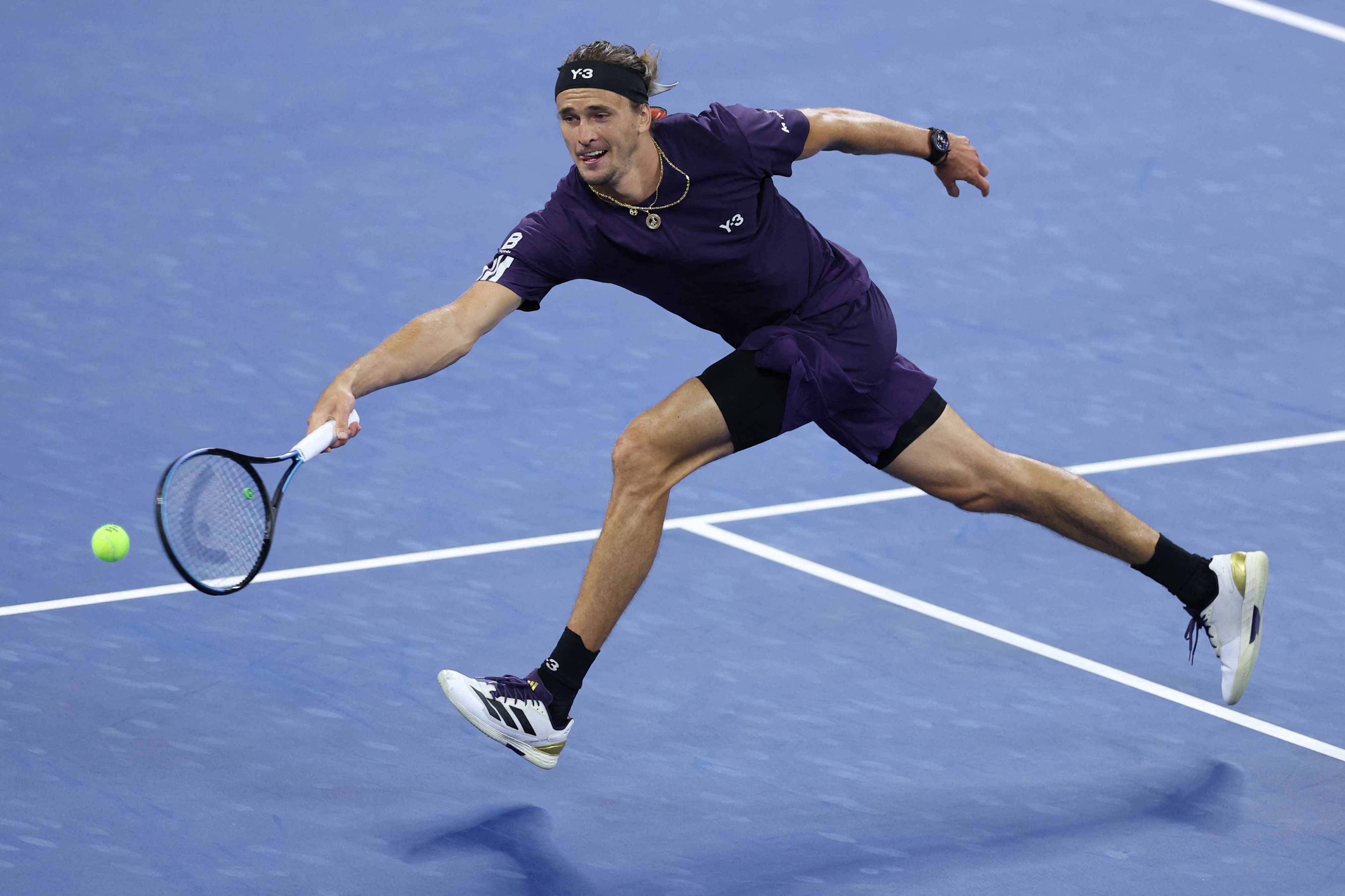 美网轻取年终总决赛,兹维列夫扛起全队 美网轻取年终总决赛,兹维列夫扛起全队