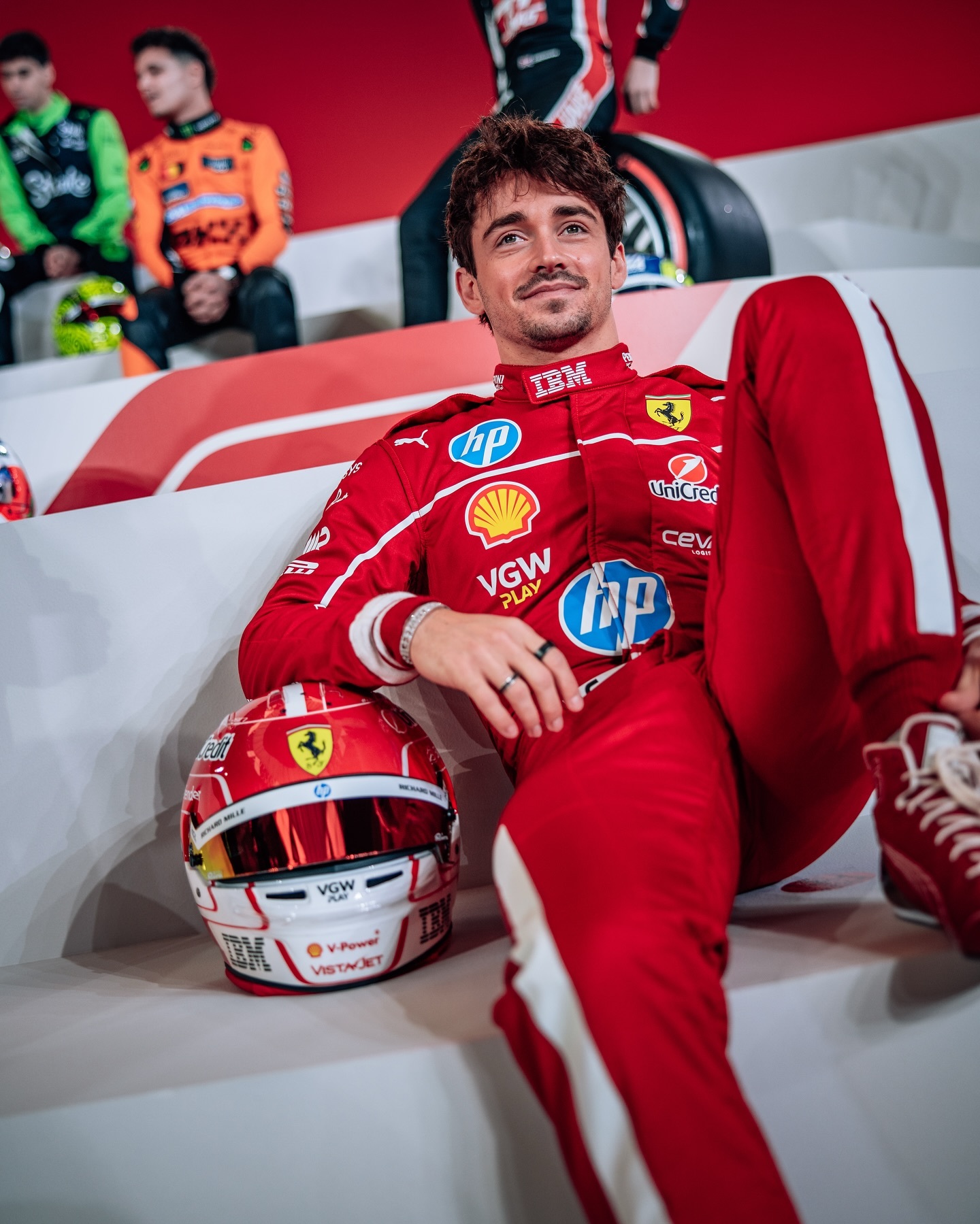 红牛车队完胜哈斯车队,皮亚斯特里统治全场 红牛车队完胜哈斯车队,皮亚斯特里统治全场