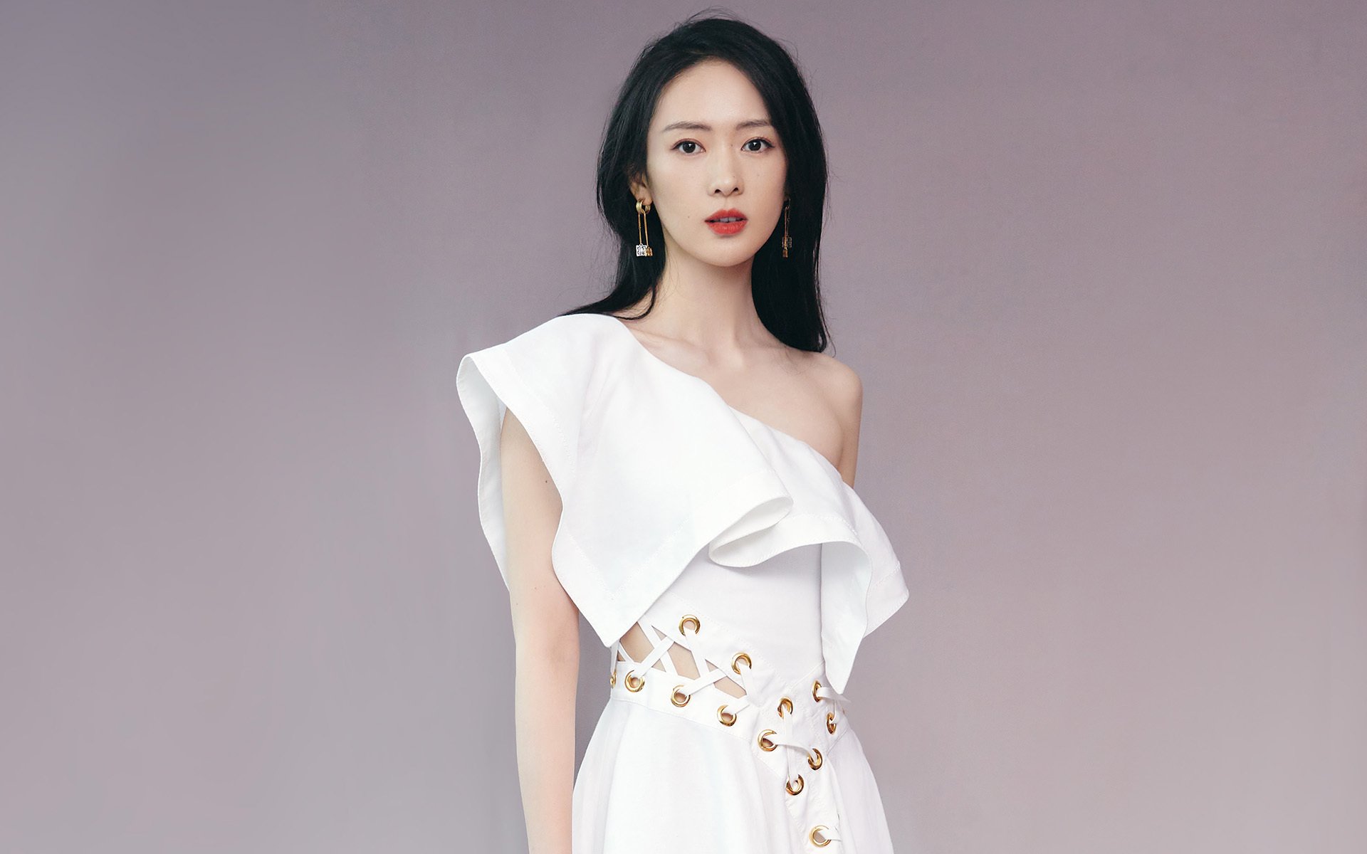 绿茵场与乒乓球台的对话，英格兰大胜波兰，奥恰洛夫成为比赛隐喻