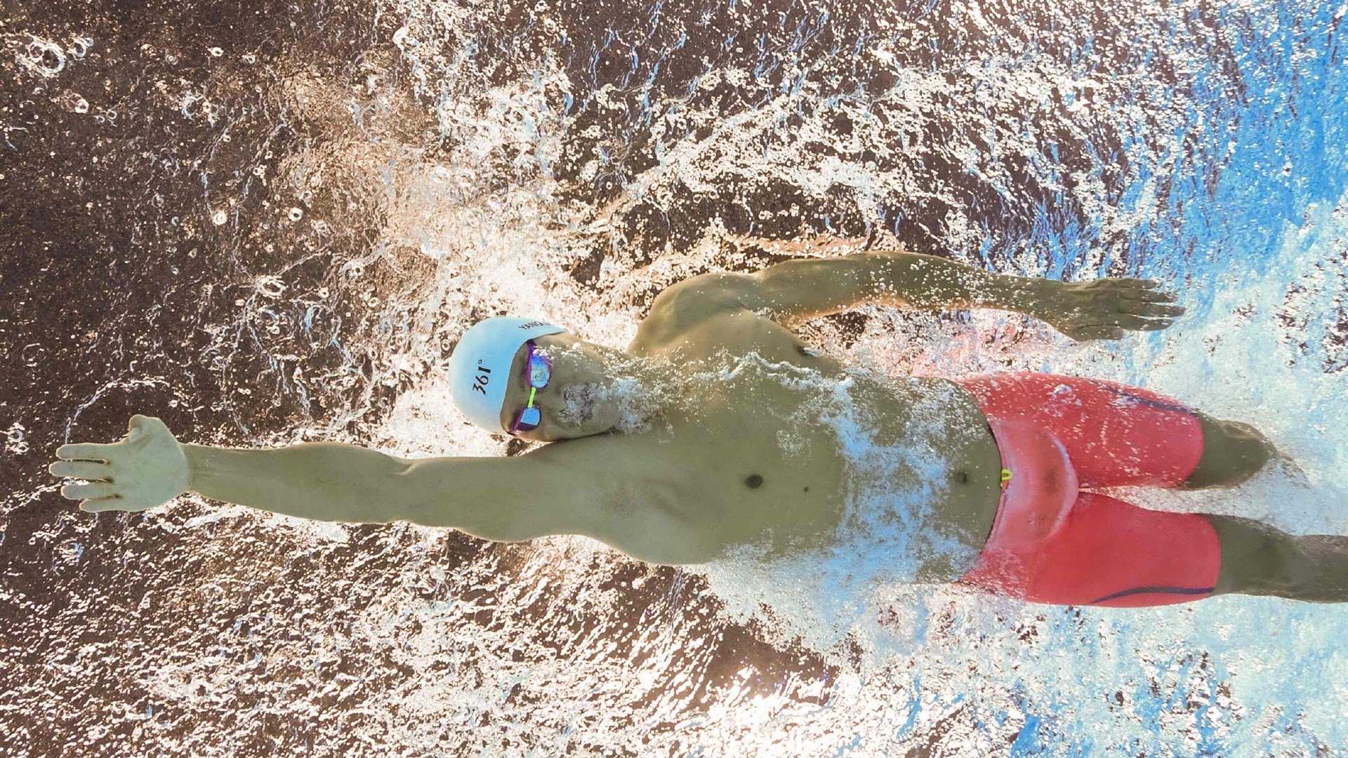 一场F1比赛，两种震撼，哈斯如何从维斯塔潘的阴影中抢走头条