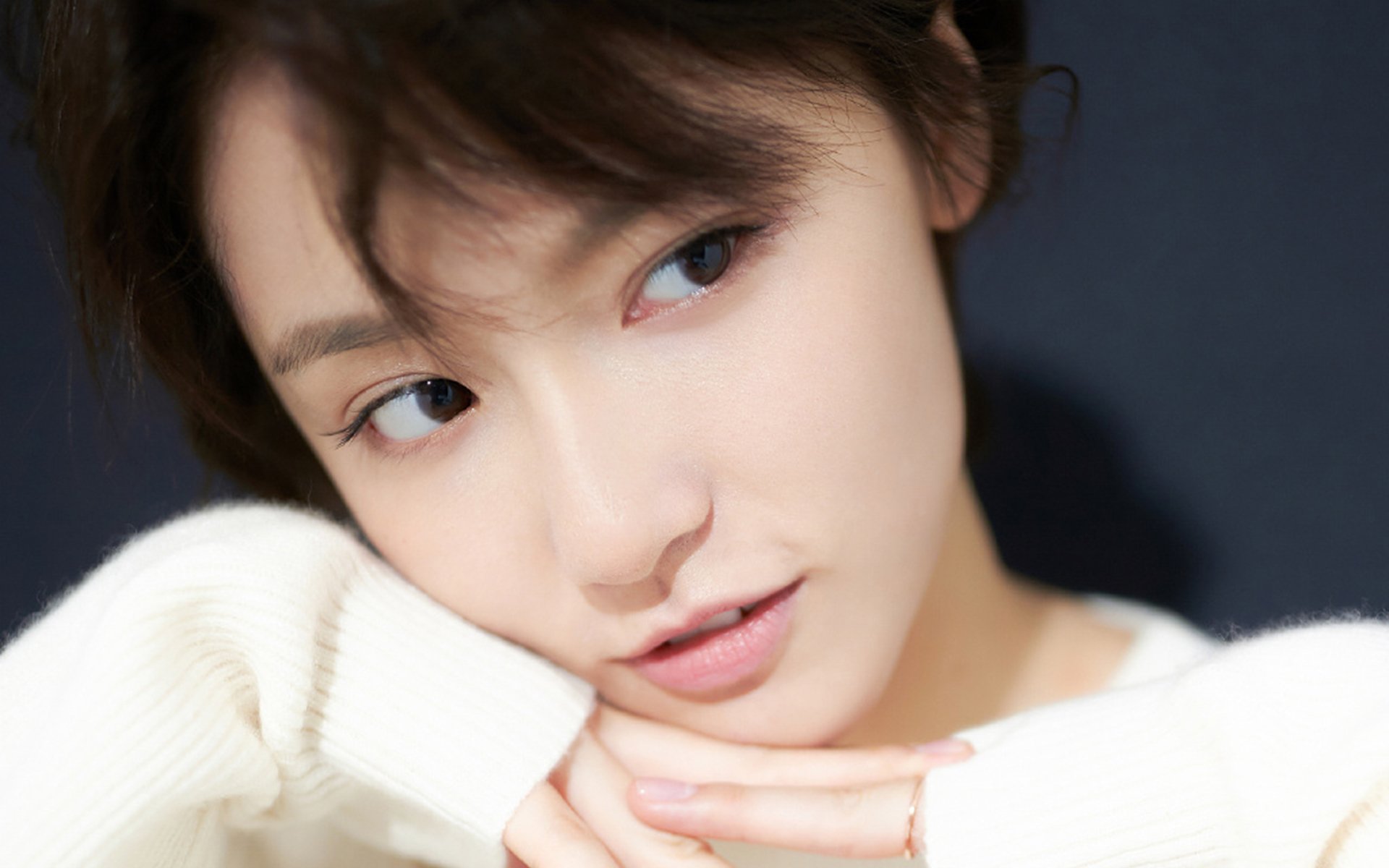 球场双线，战术的共性与智慧的较量