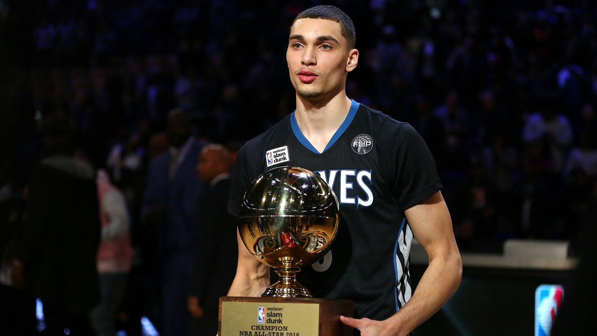 F1街道赛的鹰击，从赛道焦点战到篮球场的一波流